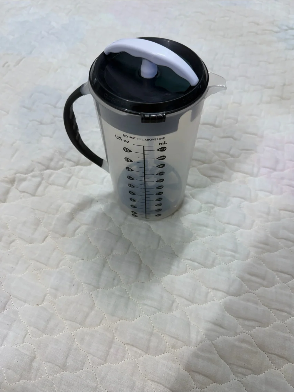 Dr.Brown formula mixing pitcher and 12 unopenedparent’s choice breast milk bags